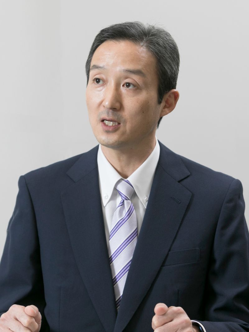 井﨑信也氏